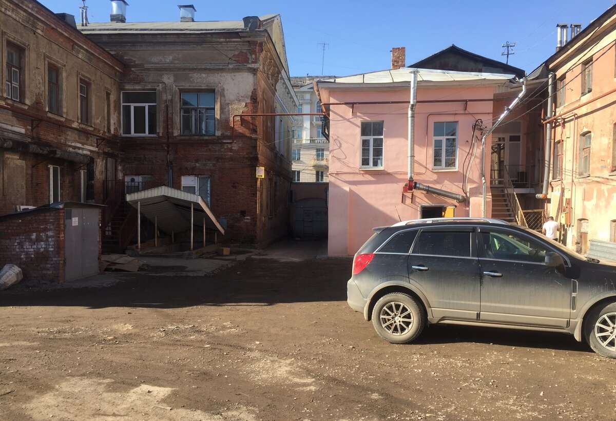 Двор Тульского историко-архитектурного музея весной 2017 года. Фото: Михаил Малашенко
