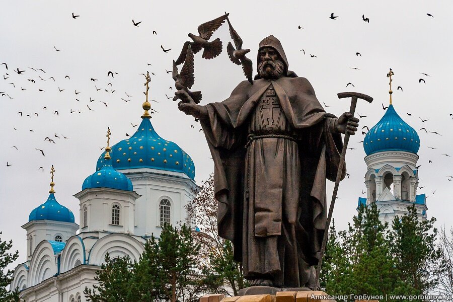 Был основан около. Памятник Ефрему Новоторжскому. Ефрем Новоторжский Торжок. Паямтник еврему новоржскому. Торжок памятник Новоторжскому.