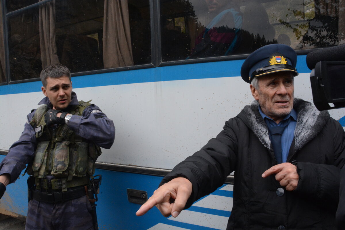 Гойко Митич в роли милиционера