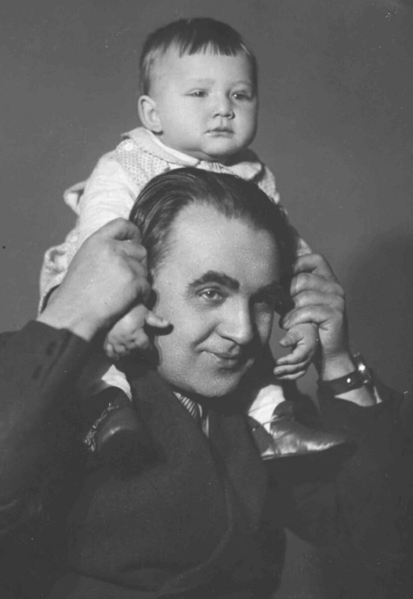 Павел Медведе с сыном Юрием