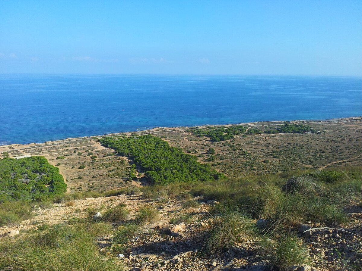 Вид со старта. Внизу достаточно мест для бивака и пляжного отдыха.