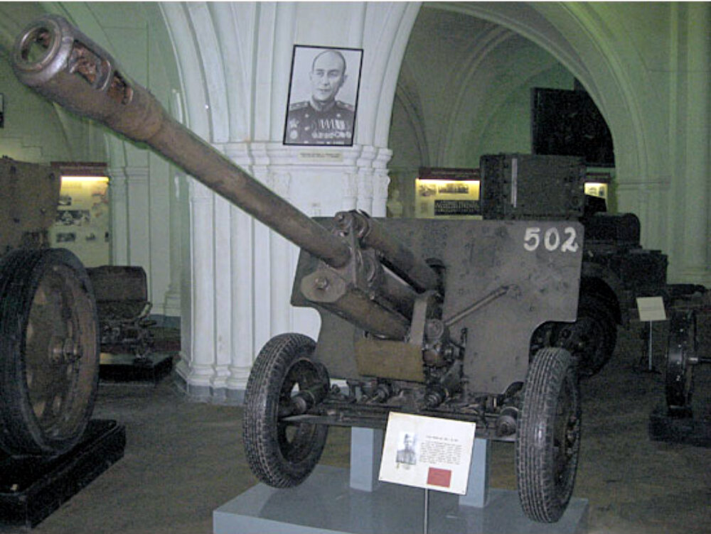 76-мм пушка обр.1942 г. № 11512. Военно-исторический музей артиллерии, инженерных войск и войск связи. Санкт-Петербург.