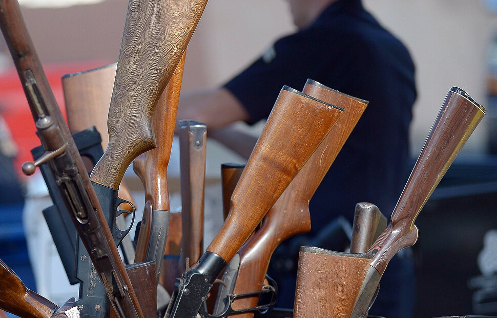 оборот оружия. добровольная сдача оружия. незаконное приобретение оружия. добровольная сдача оружия. конфискация оружия.