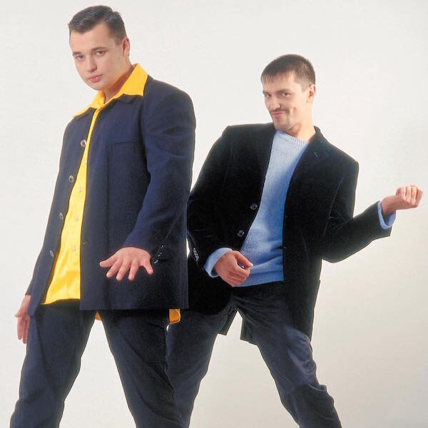 Мастерство владения музыкальными инструментами у Леши Потехина, примерно как на этой фотографии.