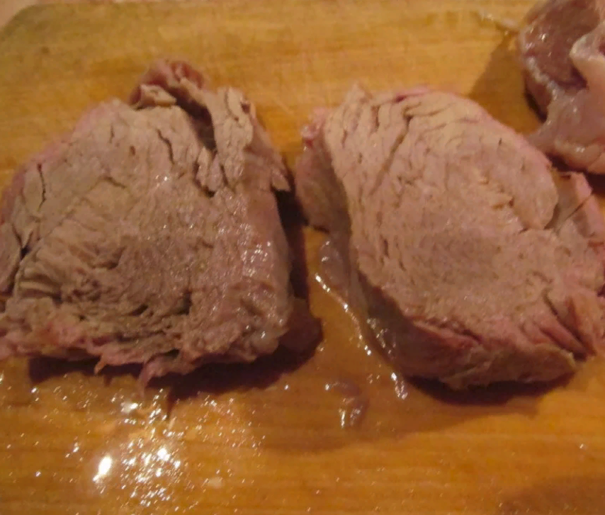 Вареное свиное мясо