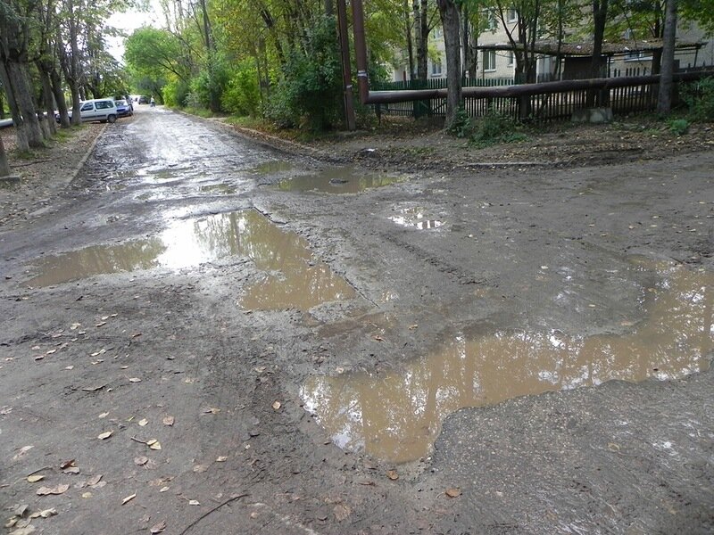 Остатки грязи. Рязань грязь. Грязь после дождя. Дождь и грязь. Ливень грязь.