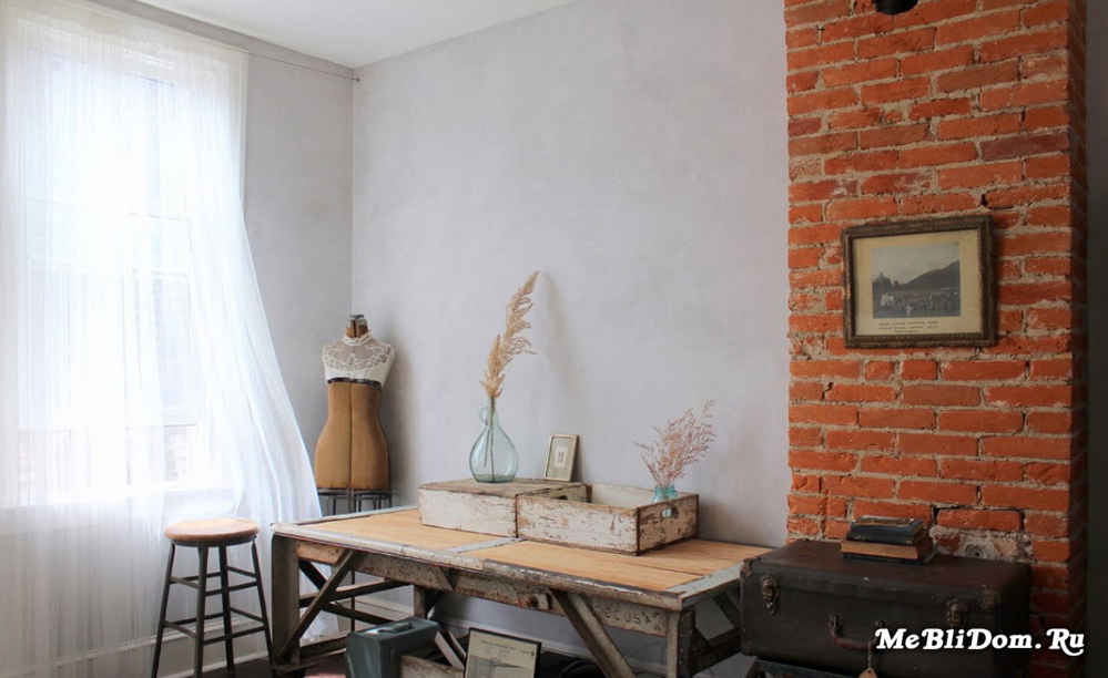  Для почти каждого из нас Франция ассоциируется с романтикой, роскошью и тонким изысканным вкусом. Великолепие замков и эта прошлая жизнь с предательскими красотами и благородными мужественными героями не оставят без участия какой-либо чувственной и нежной природы. И если изящество, изысканность с нотами аристократизма - это то, что вам нравится, то этот интерьер вам подойдет. Мы увидим самые яркие примеры реализации этого сложного и утонченного дизайна в следующем французском обзоре стиля дизайна с фотогалереей. 