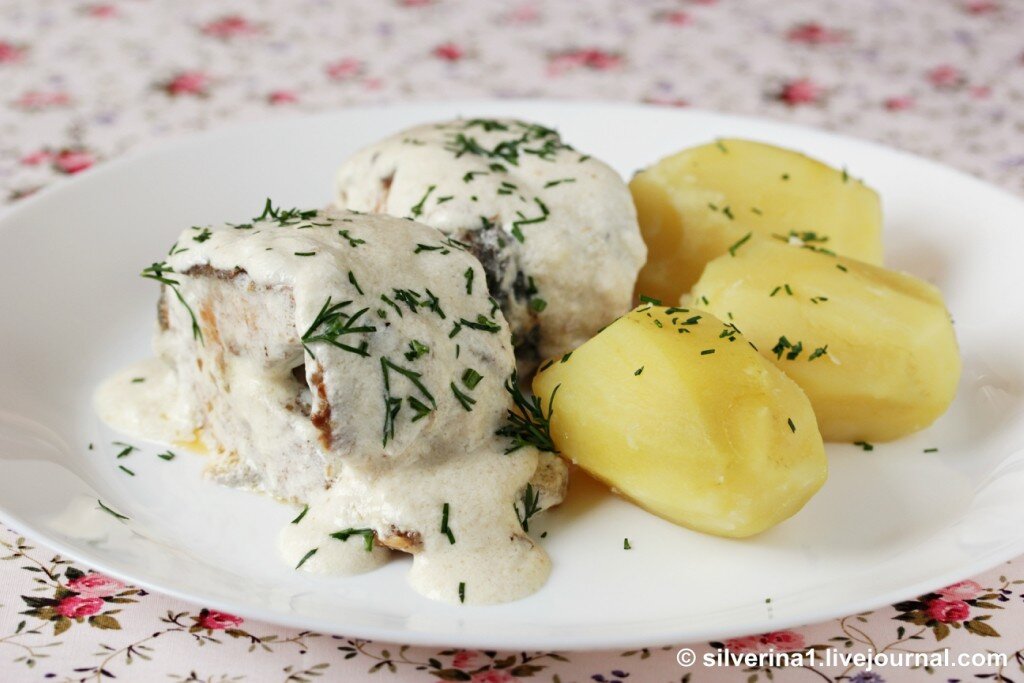 Треска в молочном соусе с петрушкой и укропом