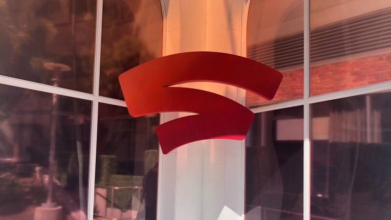 Логотип Stadia на выставке конференции разработчиков игр 2019 в Сан-Франциско, 18 марта 2019 года. Фото: Алекс Кранц