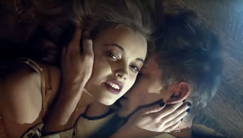 Обними меня...