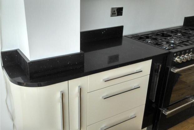  
 
 
Наиболее распространенные виды современных кухонных столешниц