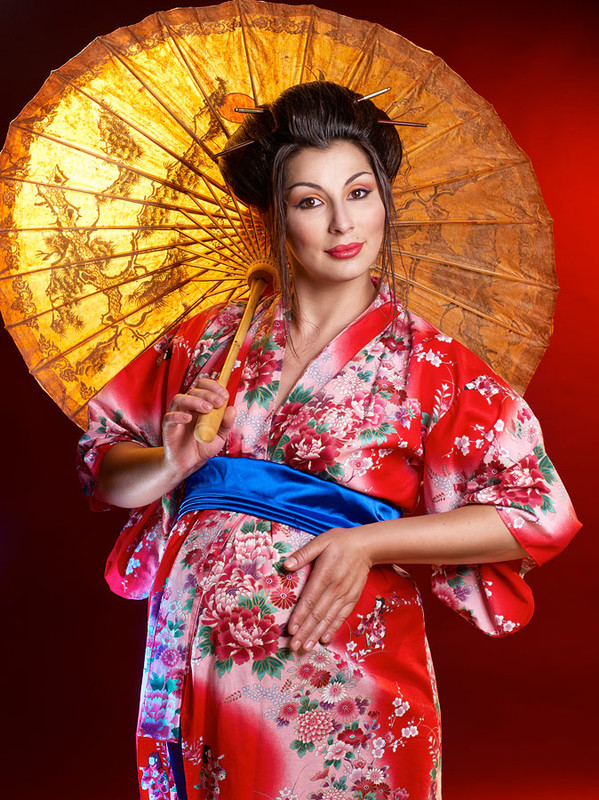 Японка забеременела. Беременные в кимоно. Кимоно для беременных японок.