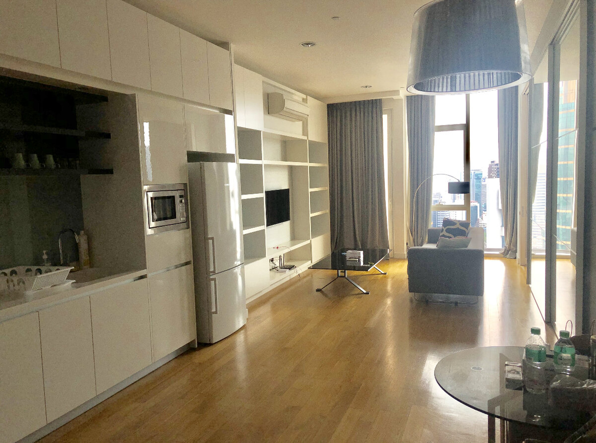 Кухня-гостиная в апартаментах 