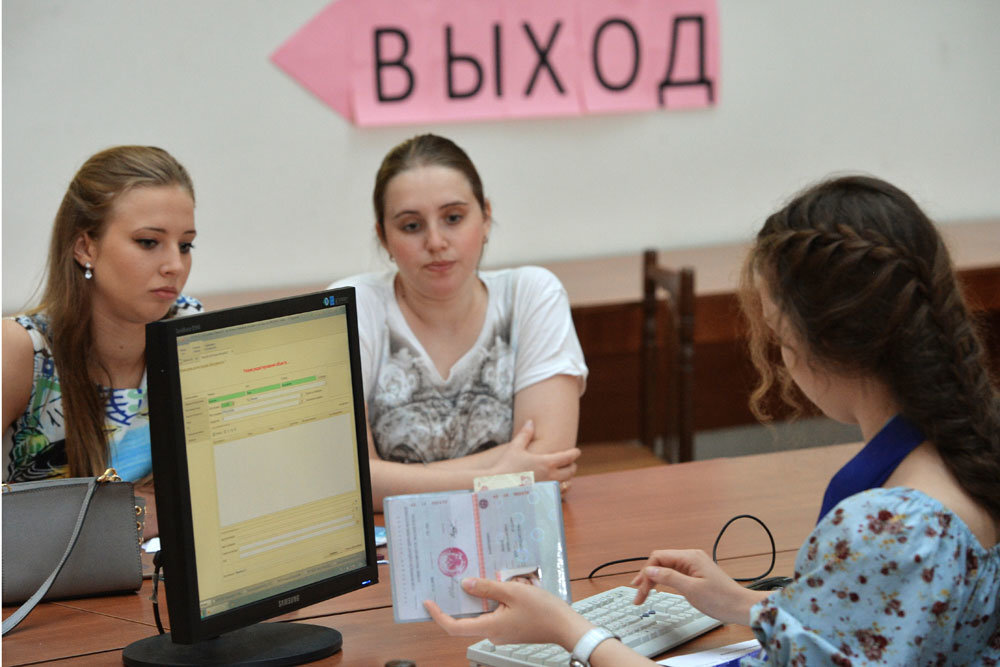 Как правило, вузы дают возможность пересдать всю сессию, если студент на неё не смог придти даже без уважительной причины. Фото: Алексей Куденко/РИА Новости