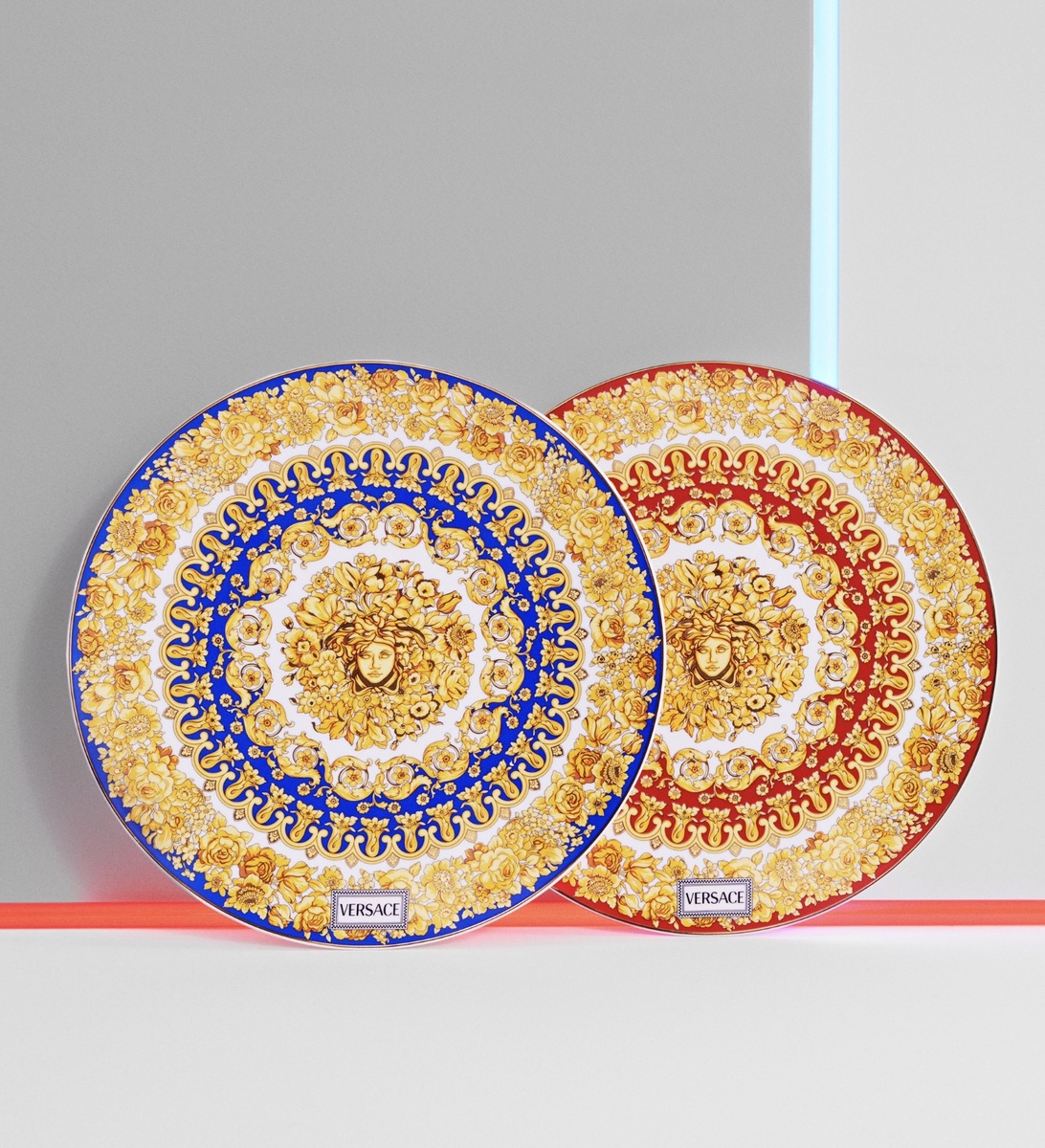 Medusa Rhapsody: золото, лазурь и багрянец - роскошное сочетание для самого искушённого вкуса (@Versace, Twitter)