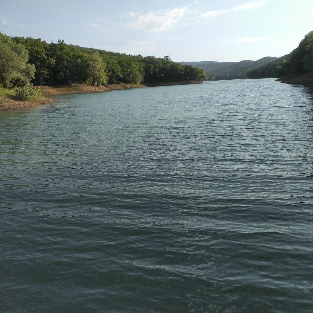 Партизанском водохранилище. Партизанское водохранилище Симферополь. Балановское водохранилище Крым. Партизанское водохранилище Крым рыбалка. Альминское водохранилище Крым.