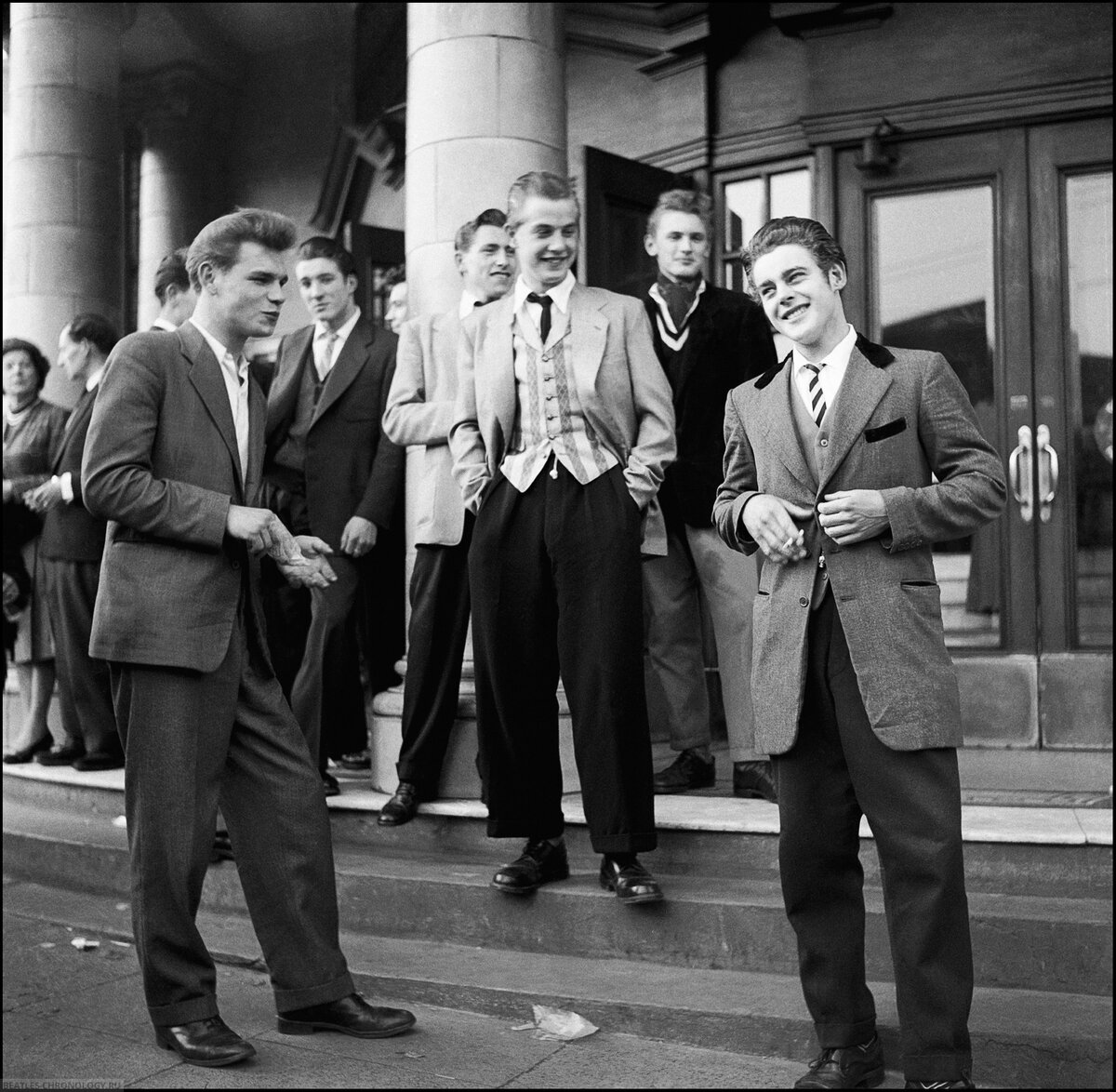 Типичные представители субкультуры Тедди-бой. Фото с сайта beatles-chronology.ruN