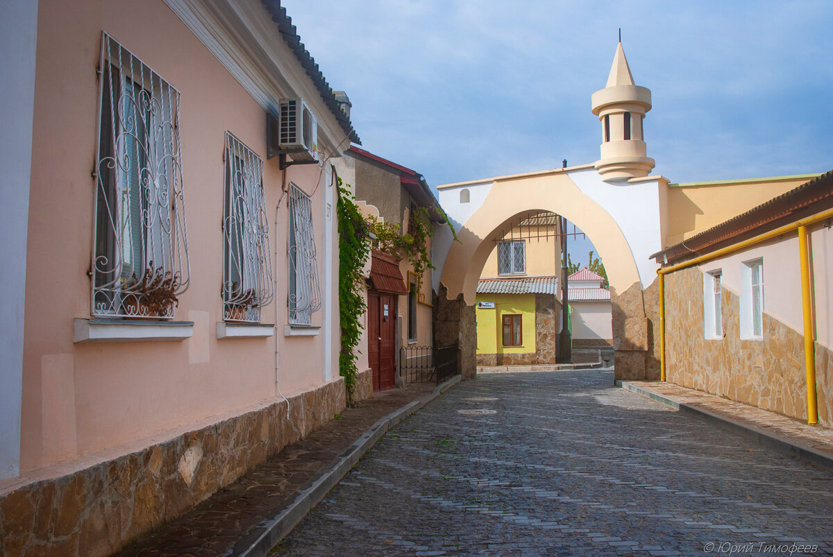 Город евпатория улица. Крым Евпатория Караимская улица. Евпатория Крым старый город. Малый Иерусалим Крым. Малый Иерусалим старый город в Крыму.