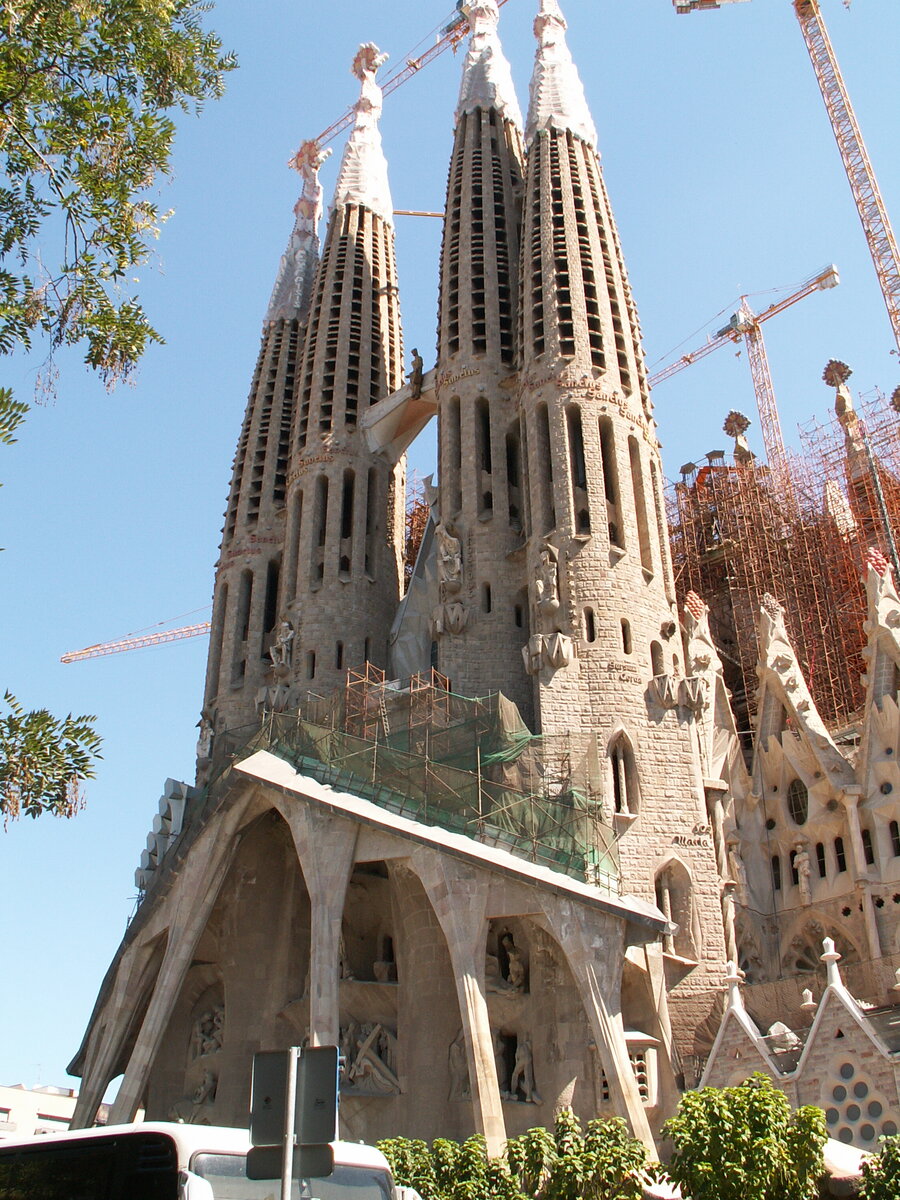 Саграда Фамилия. Фасад Страстей. Фото автора.