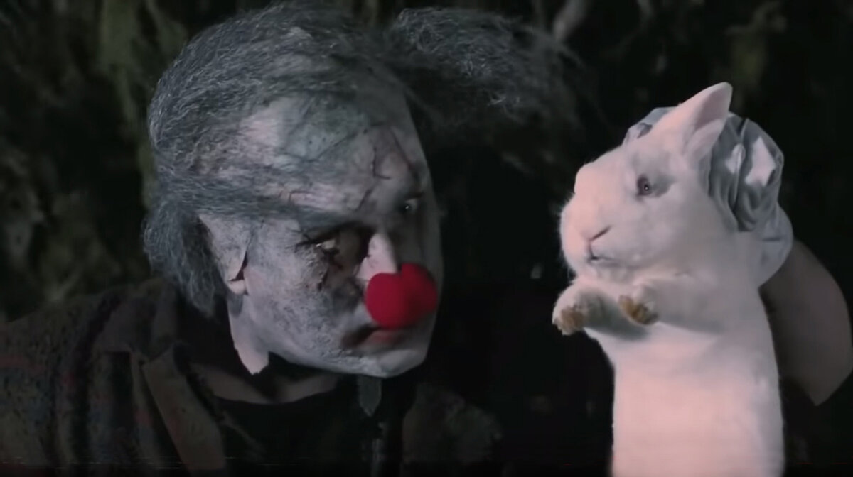 Кадр из фильма «Швы» (Stitches). 2012г.