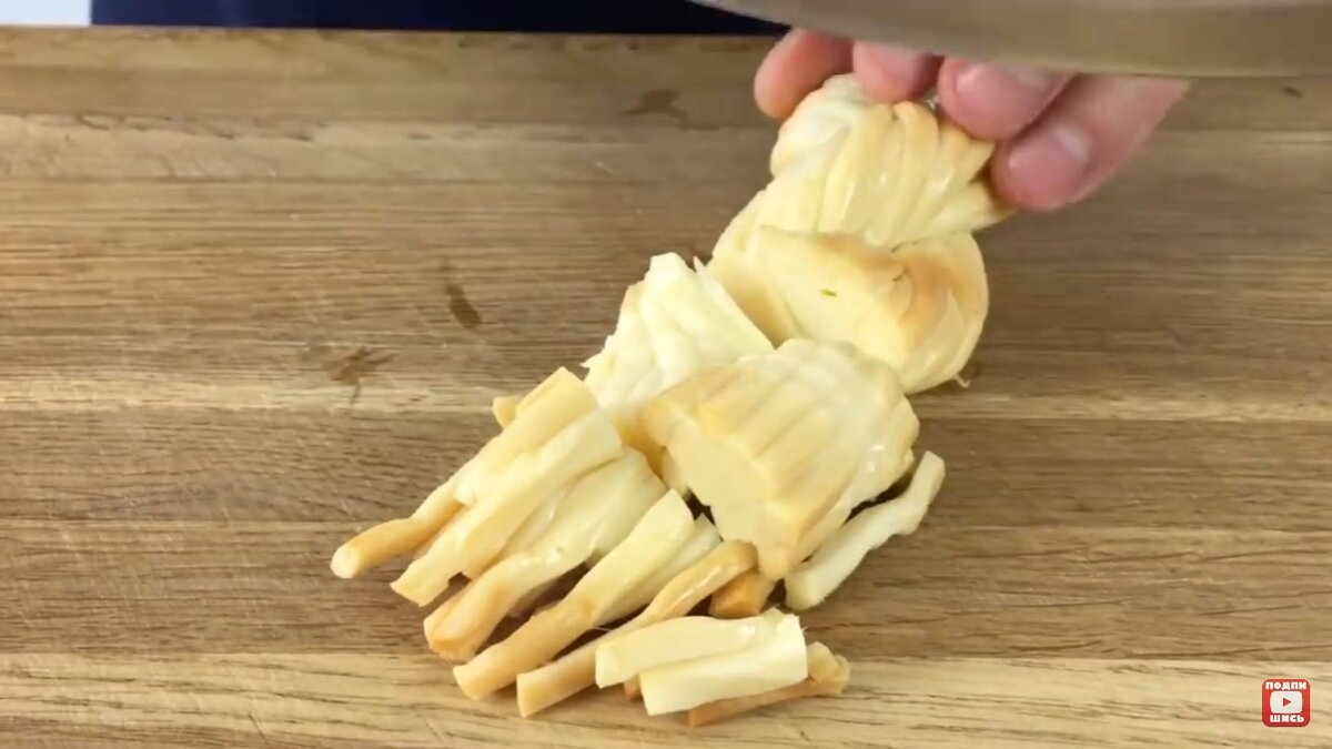 Как подавать на стол сыр косичку