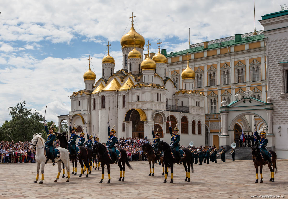 Кремль ансамбль соборной площади. Ансамбль Соборной площади. Соборная площадь Московского Кремля. Архитектурный ансамбль Соборной площади. Соборный ансамбль Кремля.