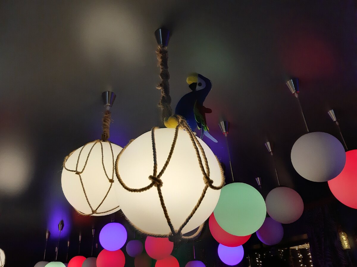 И вообще по духу бар весёлый и разбитной.