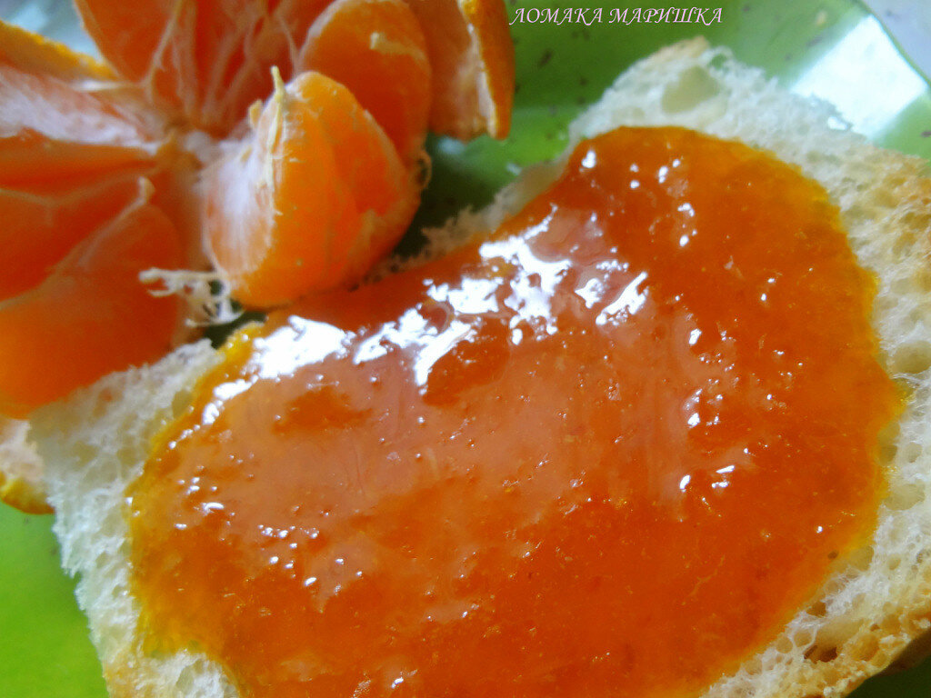 НА 5 КГ УЖЕ ОЧИЩЕННЫХ И РАЗДЕЛЁННЫХ НА ДОЛЬКИ МАНДАРИНОВ.А ТАК ЖЕ УБИРАЛА НИТОЧКИ С ДОЛЕК.. . Я НАСЫПАЛА 2 КГ САХАРА.. МИНУТ ЧЕРЕЗ 15 ПРОВАРИЛА ПОЛ ЧАСА ПОСЛЕ ЗАКИПАНИЯ.. ЭТО БЫЛО В НОЧЬ. ОСТАВИЛА НА ПЛИТЕ.. УТРОМ СНОВА ПРОВАРИЛА 10 МИНУТ.-ДАЛА ОСТЫТЬ.И ВСЁ  ПЕРЕБИЛА БЛЕНДЕРОМ.. ДО ПОЛНОГО  ПЮРИРОВАНИЯ..