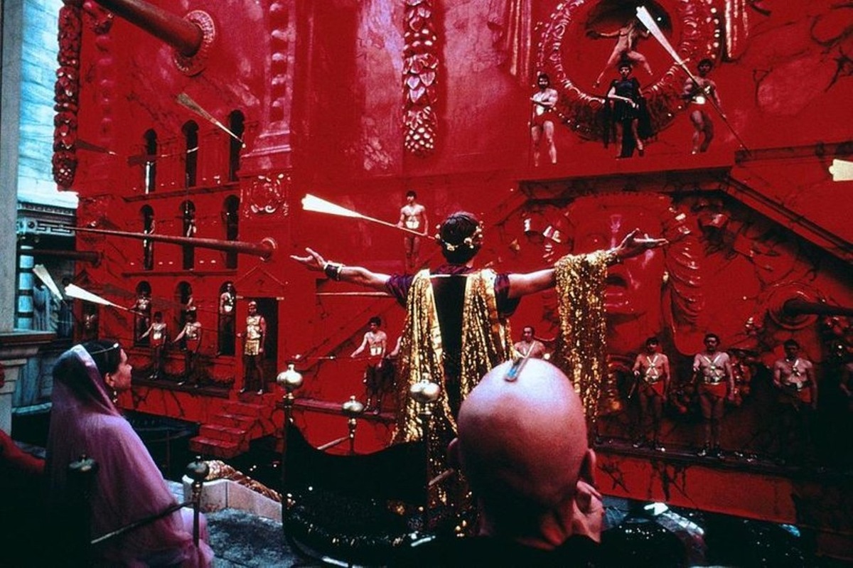 Калигула. Источник Яндекс картинки