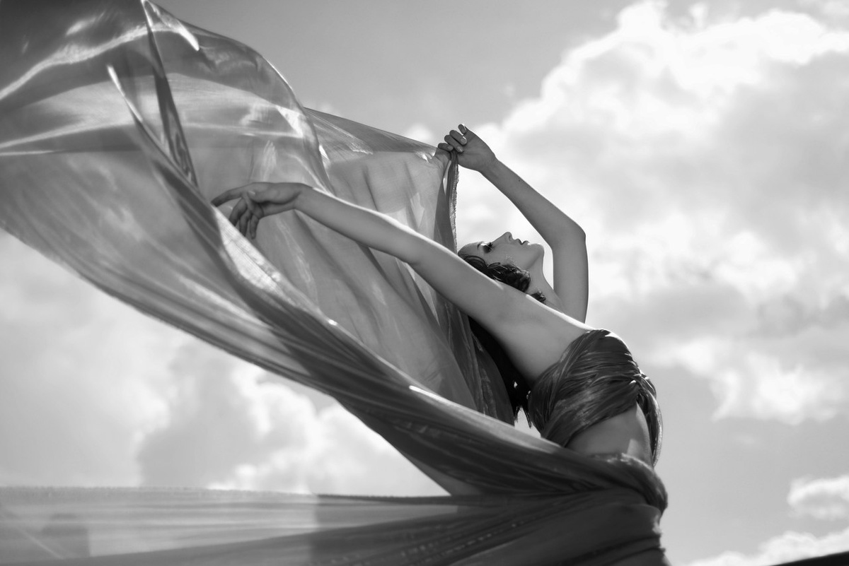 ЛЕД И ПЛАМЯ - ИДЕТ БОРЬБА ДВУХ ПРОТИВОПОЛЖНЫХ ЭНЕРГИЙ