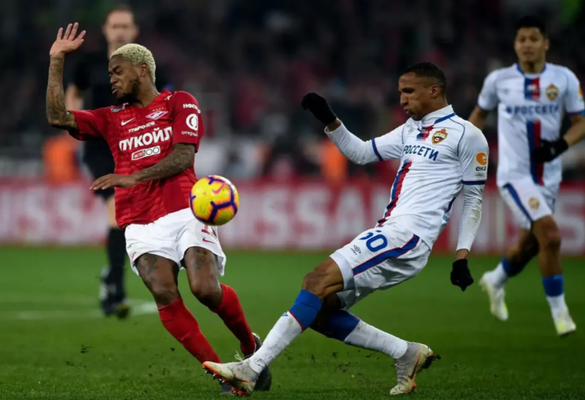 Футболисты спартака легионеры. Легионеры рфпл. Лимит на легионеров в футболе. Легионеры рфпл 2004. Легионеры в футболе в россии.