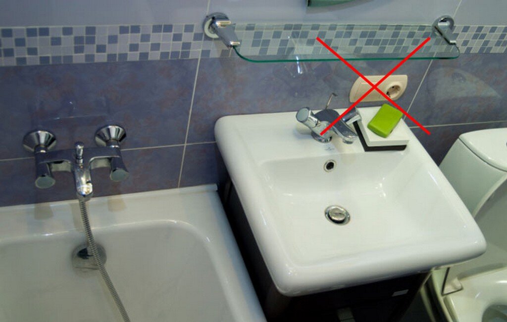 Розетки в ванной комнате – можно ли их там устанавливать и как правильно это делать
