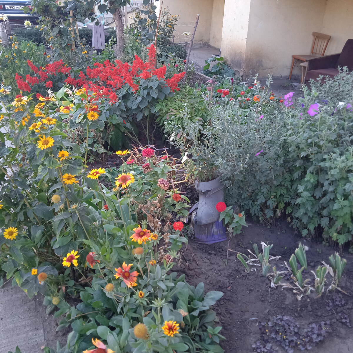 Люблю, когда у подъезда вот так