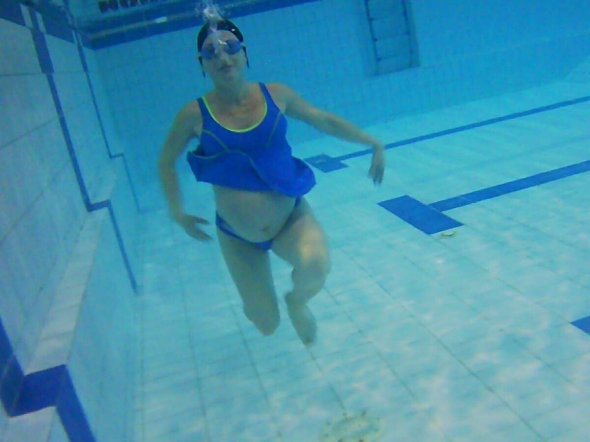 9й месяц беременности - бассейну не помеха!