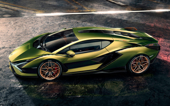 Lamborghini Sian, название которого на болонском диалекте означает «молния» или «вспышка» 
