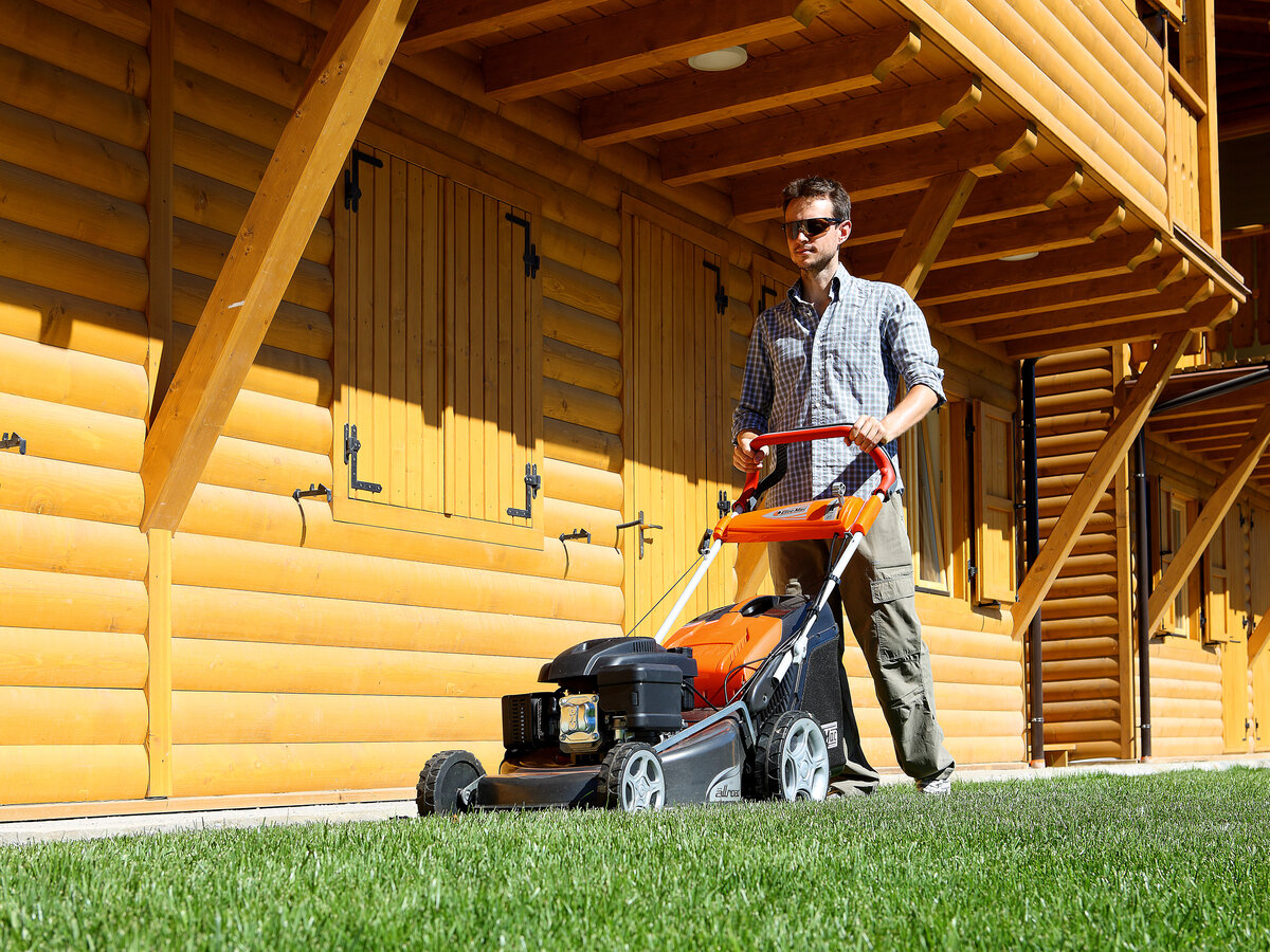 Газонокосилка Oleo-Mac