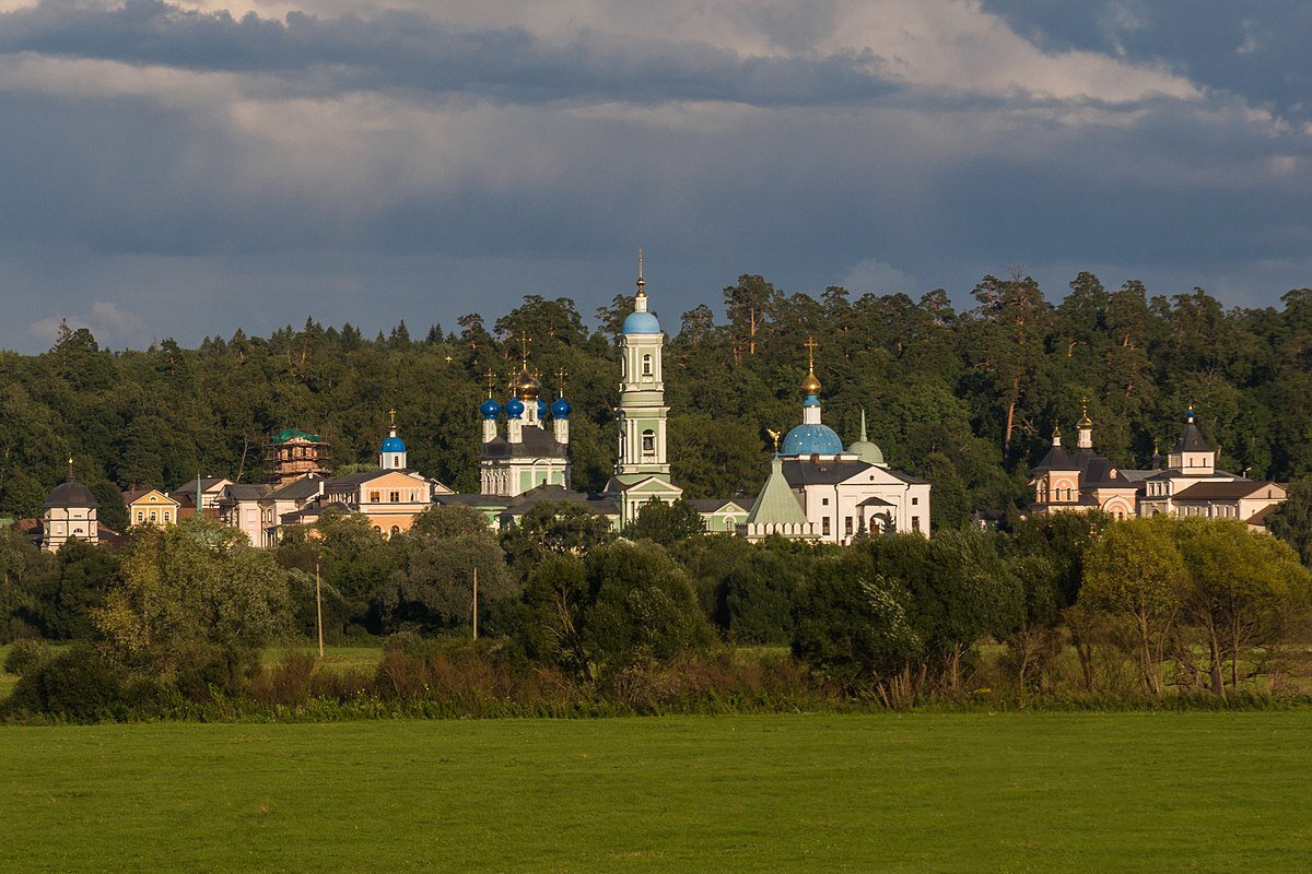 Источник изображения: commons.m.wikimedia.org, Оптина пустынь. 