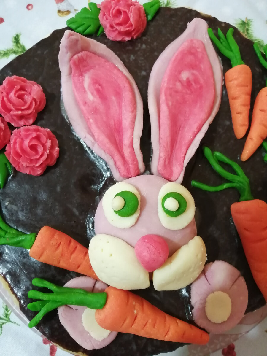 Фото автора. Заяц из мастики.