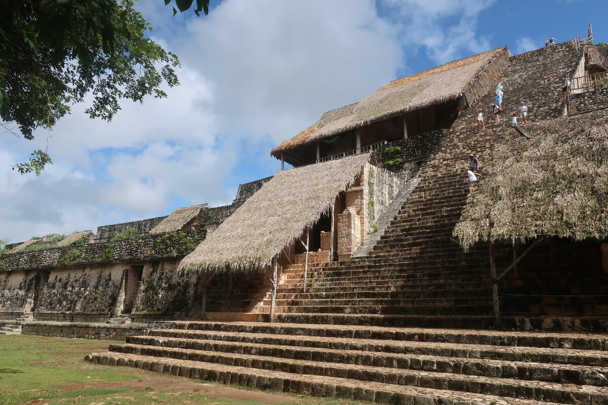 Архитектурный комплекс Эк- Балам. Мексика.