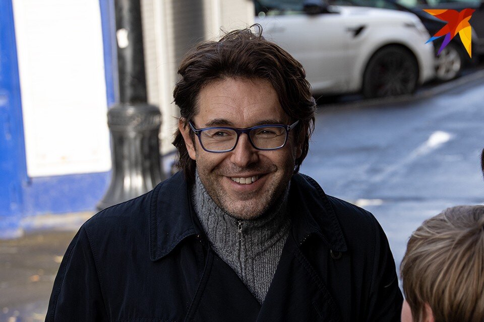     Телеведущий Андрей Малахов стал одним из учредителей санаторно-гостиничного комплекса "Изовела" в Апатитах. Ему принадлежит 51% доли в бизнесе. Антон ЗАБИРОВ