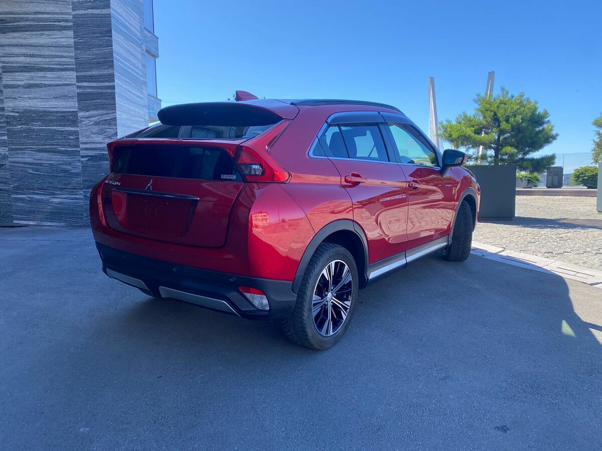 Mitsubishi Eclipse Cross. Источник иллюстрации - Яндекс.Картинки