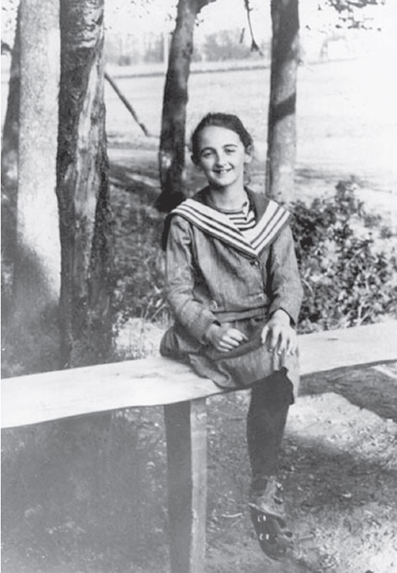 Ольга Ваксель. Царское Село. 1912 г.
Источник: https://mandelstam.hse.ru/mirror/pubs/share/432482345.pdf?ysclid=llamuuxqhm835919650