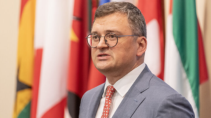 Глава украинского дипведомства Кулеба продолжает заявлять, что Киеву не нужны мир и переговоры с Россией. Фото: Lev Radin / Keystone Press Agency / Global Look Press 