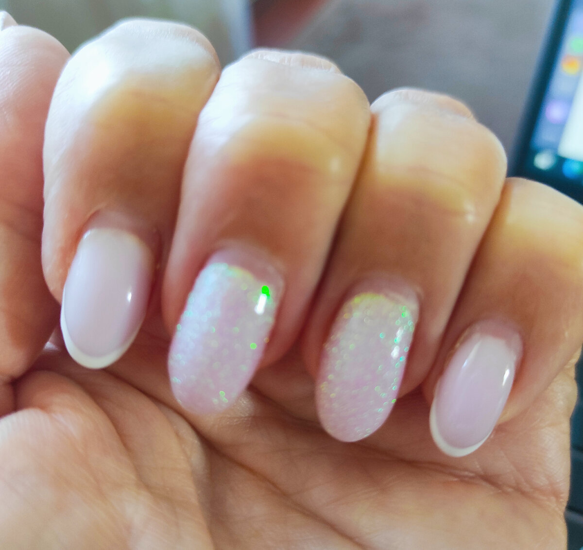 отросший маникюр, теперь это точно страшно