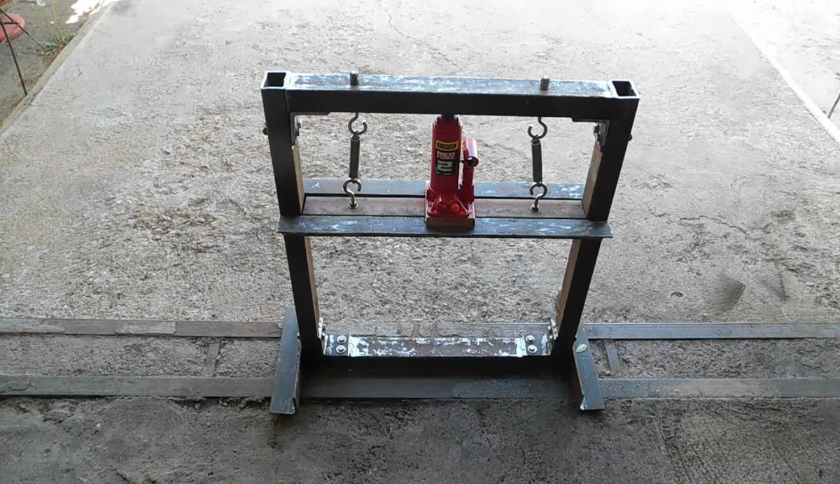 Гидравлический пресс для запрессовки подшипников 60 тн. Пресс своими руками. Пресс из гидравлического домкрата своими руками. Гидравлический пресс изготовлен с использованием двух. Гидравлический пресс для запрессовки подшипников.