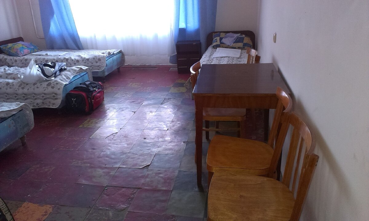 Наша комната (Извиняюсь за качество. Камера на телефоне была так себе, да и руки не из того места.)