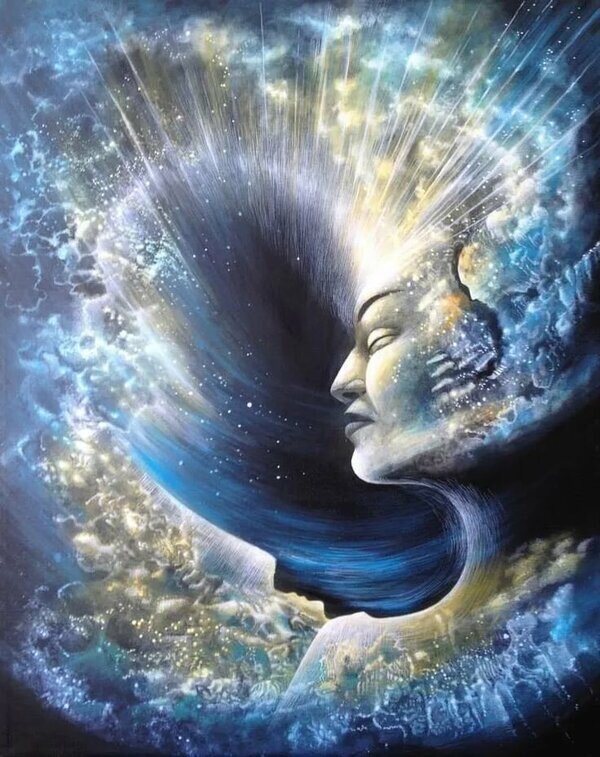 Я иду по полоске, превращающей мир в канат,
Что протянут над пропастью между скалой в туманах.
Ветер бьет во все стороны, и нет пути назад.
Я то думала, что как я - таких не бывает странных.

То зайдёшь за черту, то пытаешься уберечь
Своё сердце от стёкол битых, что ранят больно.
В жизни нет ничего ценнее разлук и встреч.
То кричишь «Я люблю!», то «Хватит с меня, довольно!»

Так сильна моя память, свет ищущая во тьме,
Как корабль на маяк, в море бросивший якоря.
Я прошу тебя, Господи, дай же знак истины мне,
Что всё строки мои в этой жизни пришли не зря.