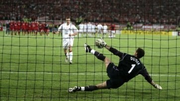 Бывший форвард «Милана» Андрей Шевченко вспомнил финал Лиги чемпионов 2005 года против «Ливерпуля».
