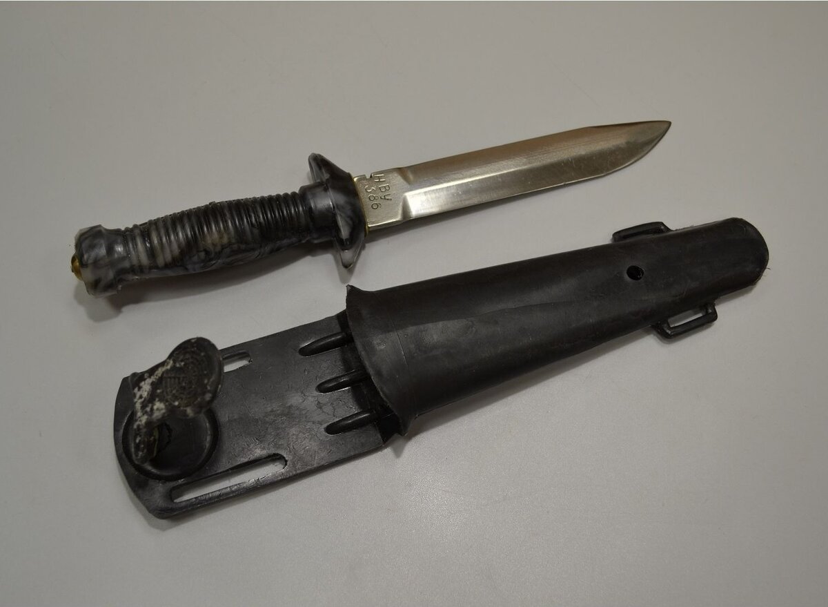 Нож водолазный универсальный.