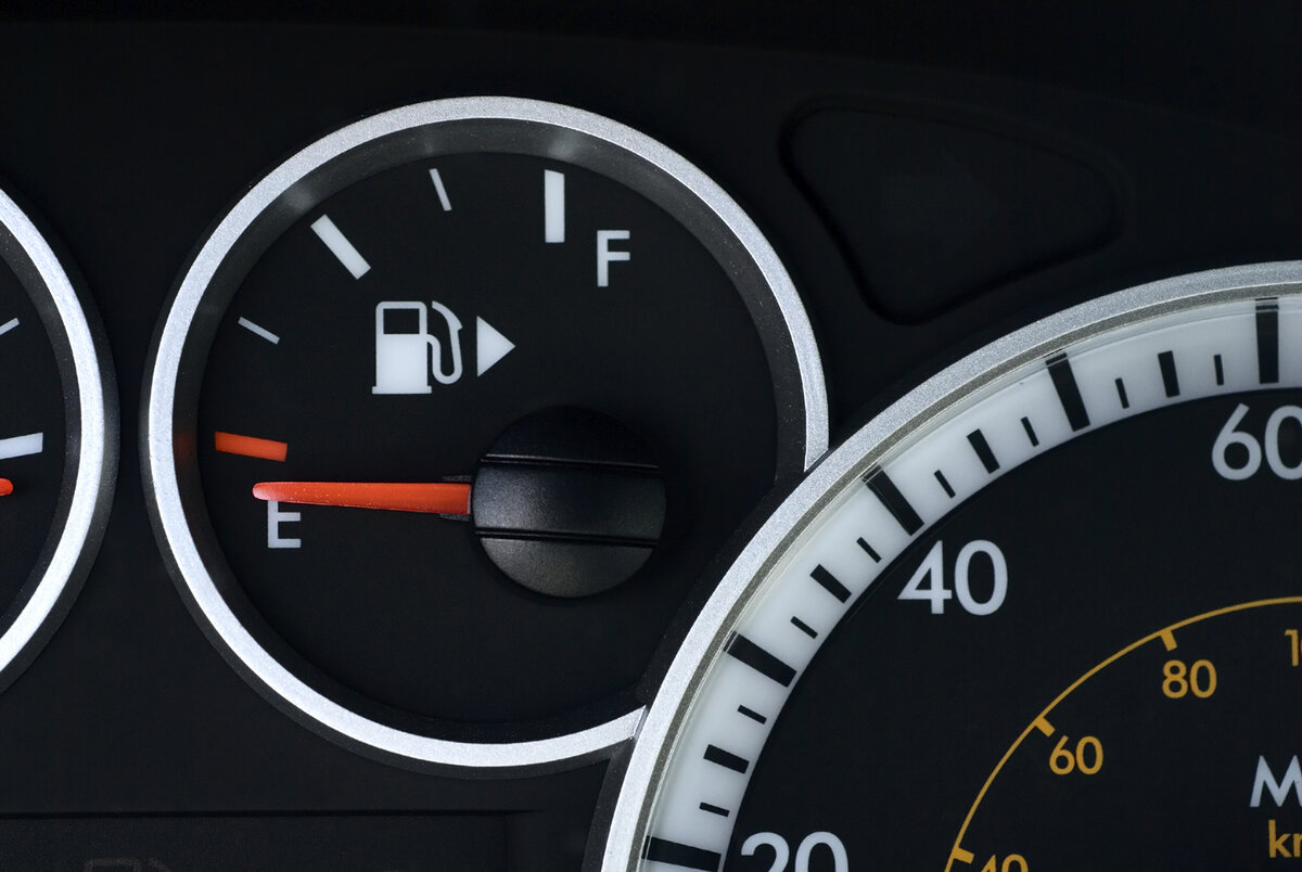 Пять способов выхода из сложной ситуации, если закончился бензин в дороге - укатлант.рф